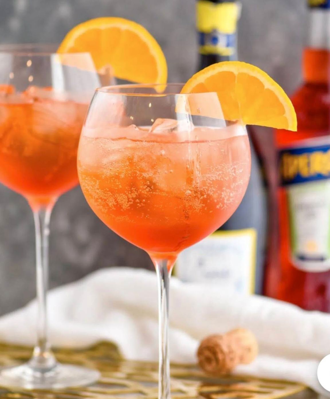 Aperol spritz with orange slice